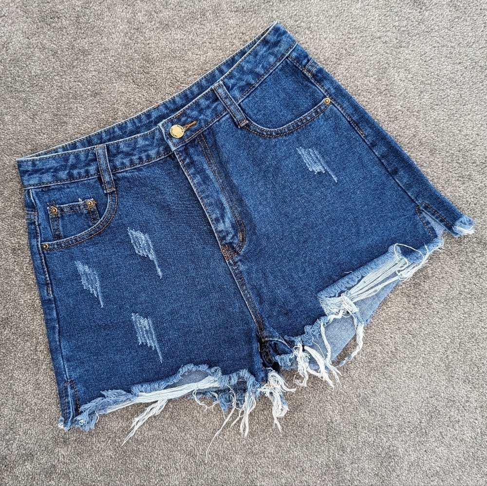 HERITAGE Falmer high rise distressed raw denim shorts size Medium / Large